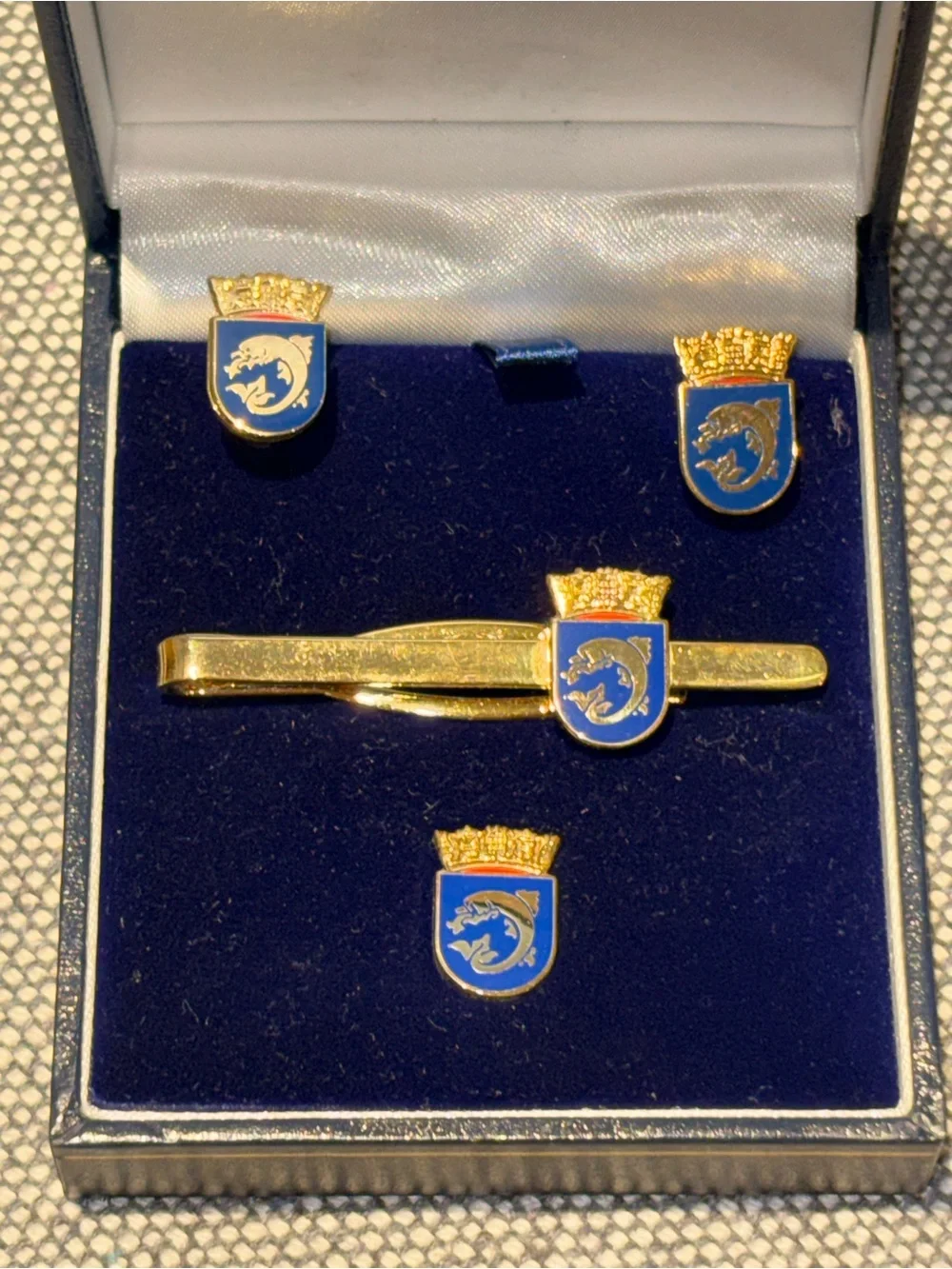 N/A professional set tie